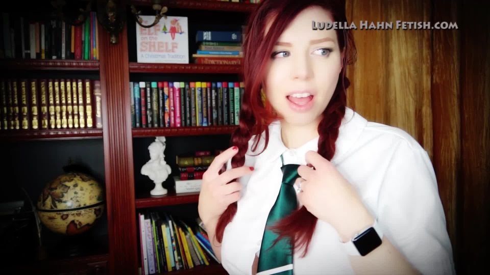 Humillación Humillación Ludella Hahn – Aislamiento de la hermanastra con control remoto