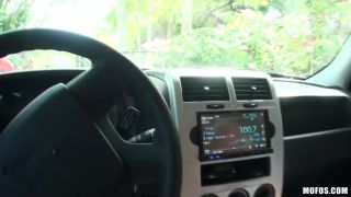 7131 Dani Desire Rubia Cutie folla un completo extraño en...