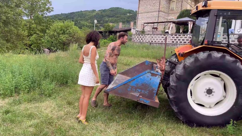 6226 Due Contandini Mi Spaccano La Figa - Mi Sono Persa E Mi...