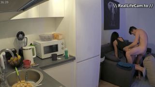 Reallifecam - Adeline y Markus tienen dedos calientes en cocina Sexo en sofá en el salón 07.08.2025 644P - Amateur