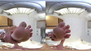 April Paisley: Face Sitting Domme 2880p UltraHD/4K