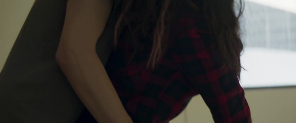 Tatiana Maslany – Two Lovers and a Bear (2016) HD 1080p!!!