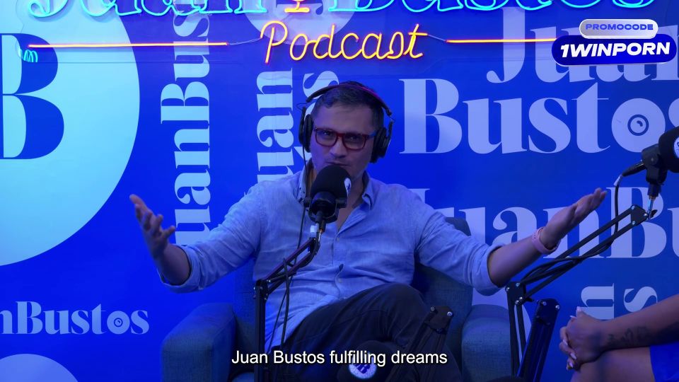 6221 Carla Morelli cumple la fantasía de un gangbang con 4...