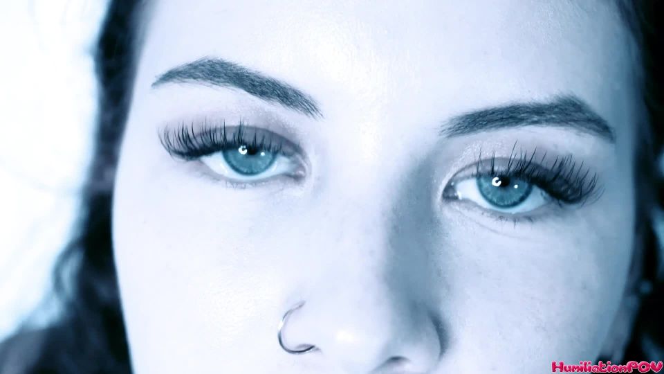 clip para adultos 27 HumillaciónPOV – Mira en mis ojos mi adicta gooner mientras limpio tu cerebro  fijación de los ojos  femdom porno la tienda fetiche de nylon pierna