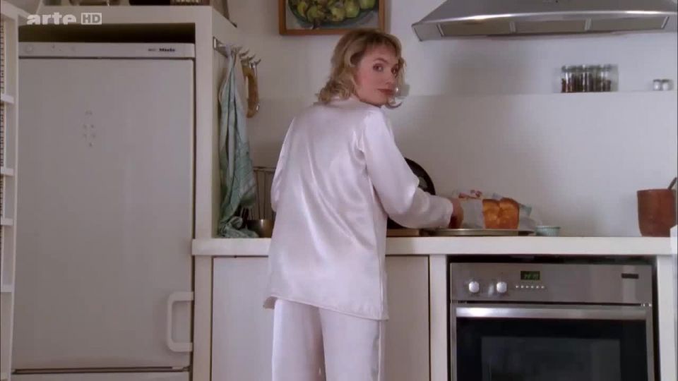 Marie Denarnaud, Julie-Anne Roth – Les vivants et les morts s01e08 (2009) HD 720p - (Pornografía de Celebridad)