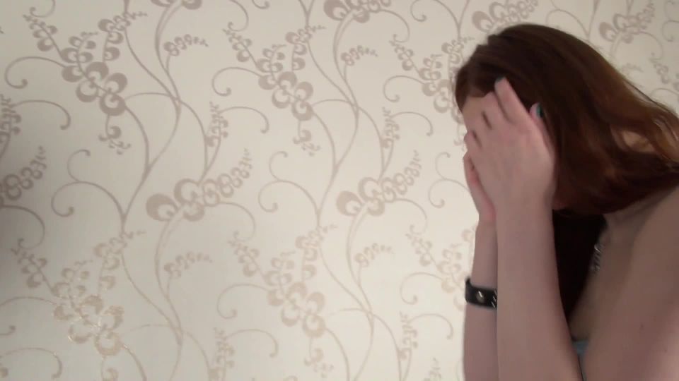 Amanda Linda - Deja que lo aplaste como un fetiche de pie de gusano