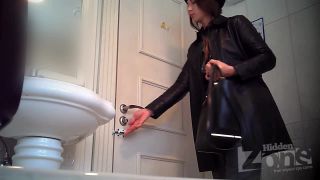 clip 21 Voyeur – hz Wc3174-3 en voyeur