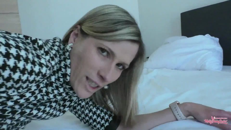 Melanie SchwigerMelly Bunny Luder - User Tom Thokumb macht heimliches Spannervideo zum 60  Geburtstag