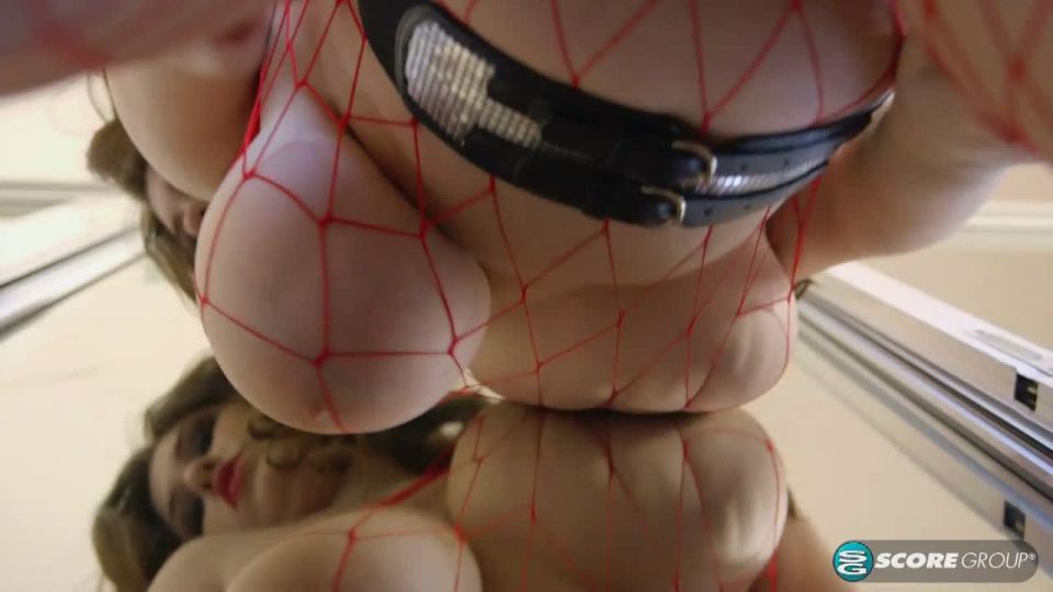 Jennica Lynn in Busting Out Of The Net 720p HD