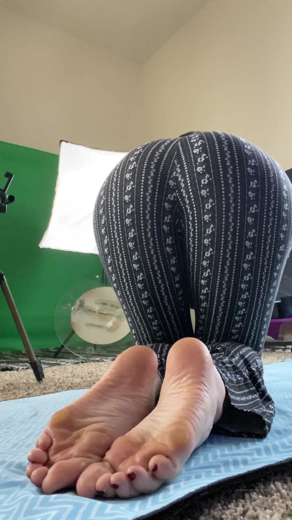 free online video 35 african foot fetish feet porn | the-goddess-clue 21-02-2020 Wiggling and jiggling my ass for YOU | 4k