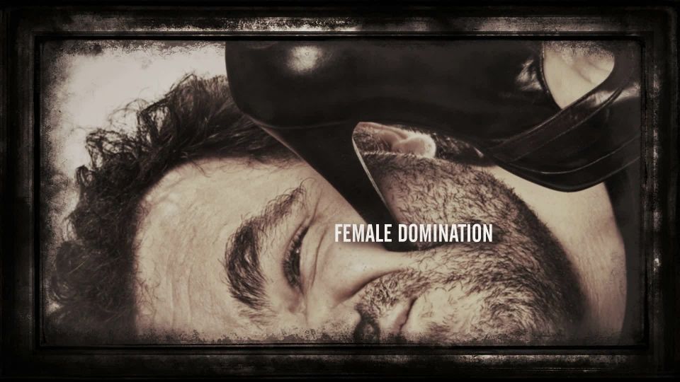 Estirando mi coño con el Sr. Hankeys juguete con Lilyskye