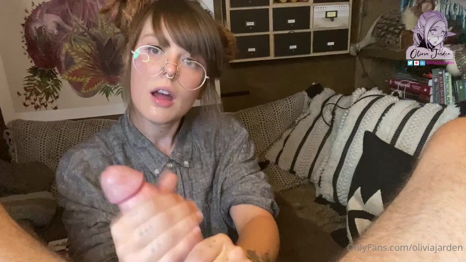 Blowjob for a brunette is a real art - Blowjob