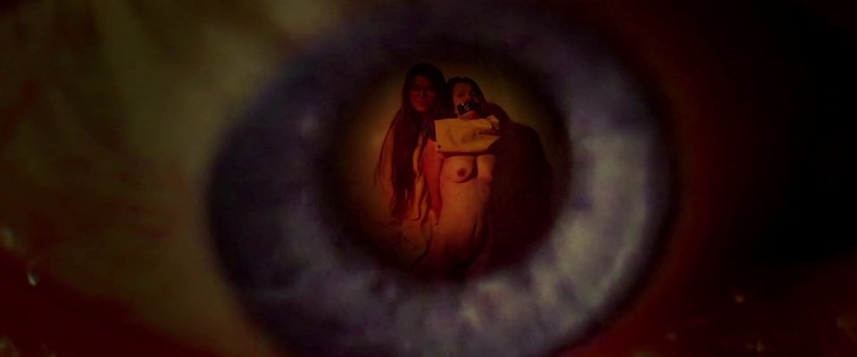 Joni Durian, Bambi Bodette, Corella Waring, Reagan Wright - Inválido (2015) HD 1080p - (Porno de Celebridad)