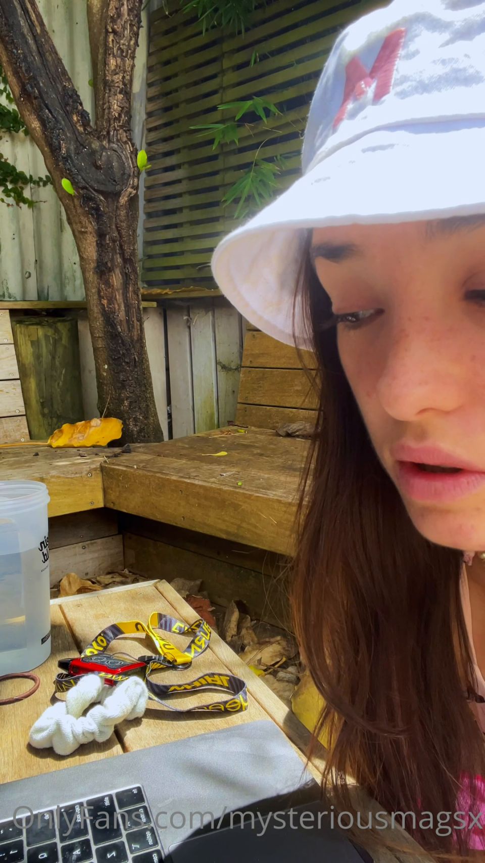 deshymz 5c48ee48-38be-4b65-8c87-d486e4d64ef9-mUXIjvuo