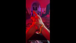 Roxy Revolution () Roxyrevolution - ever wanted a lap dance from me well heres a virtual one auto subscribers check you 09-10-2021