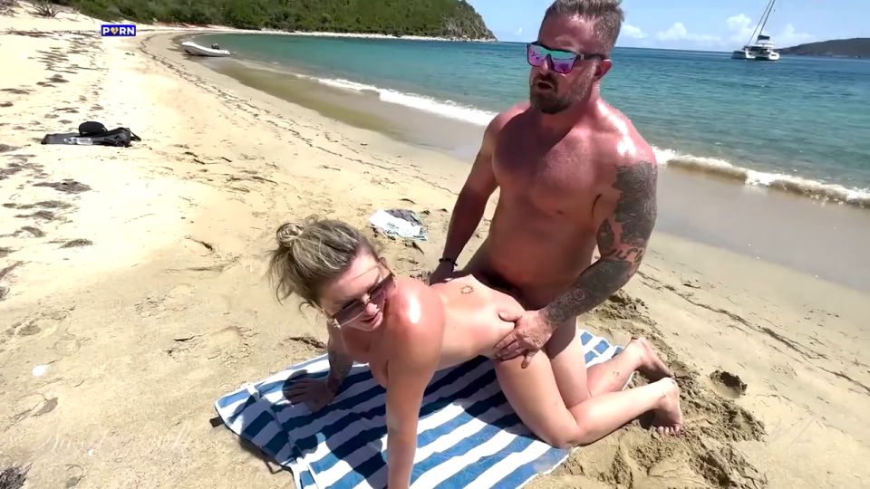 Dulce Vickie Sexo público con Danny Luckee En las Islas Vírgenes Onlyfans (Pornstar)