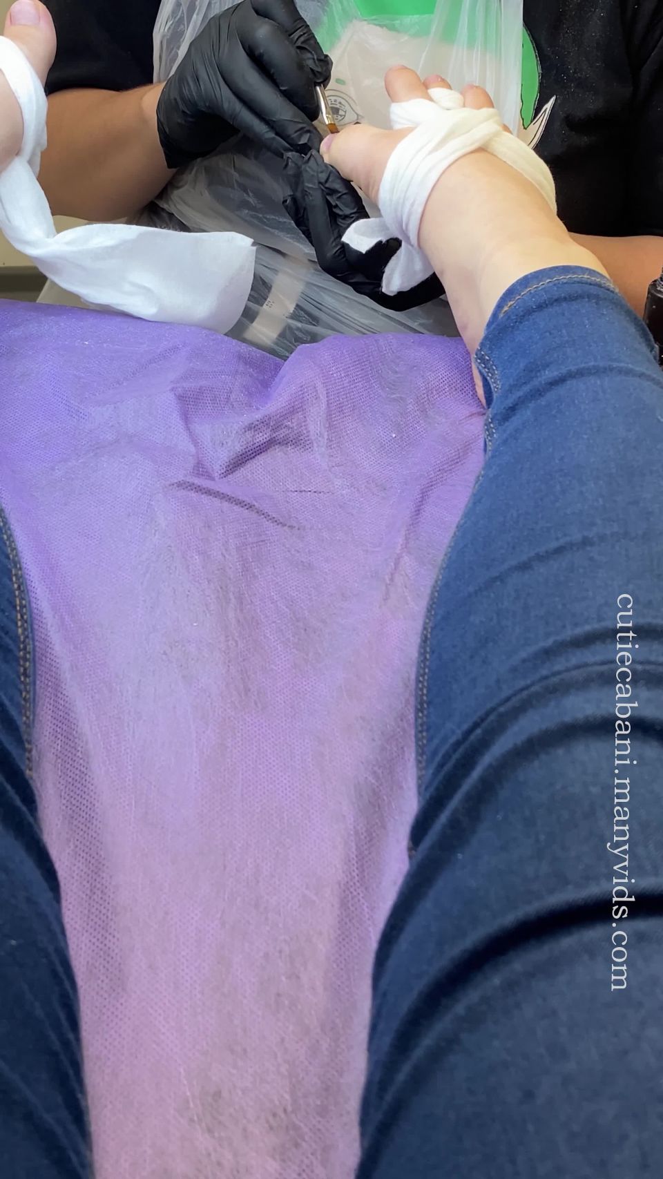 video de adultos 6 CutieCabani – Salón Pedicura - cutiecabani - fetiche de fumar porno femenino