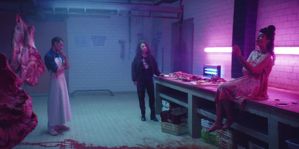 Juliette Cardinski - Vampiros s01e01 (2020) HD 1080p - (Porno de Celebridad)