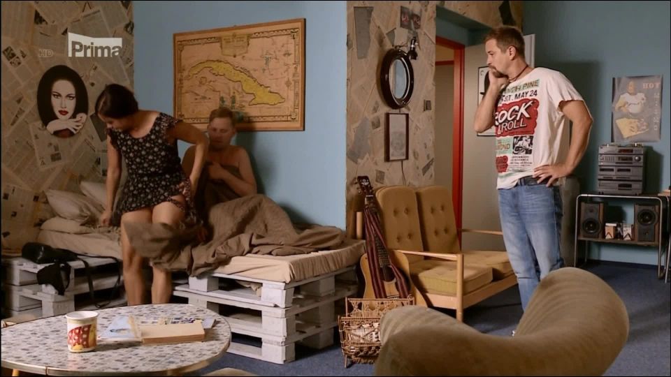 Kristyna Leichtova - Ohnivy kure s01e73 (2017) HD 1080p - (Porno de Celebridad)