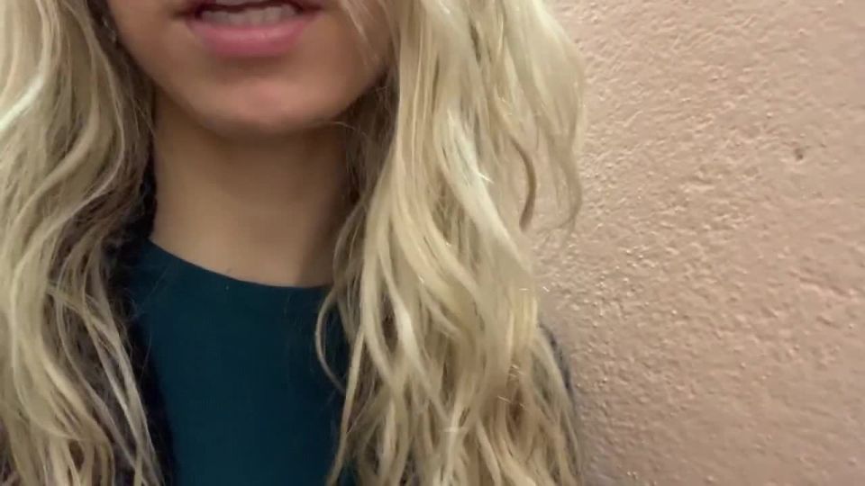 findomchristine Última escalera de Nueva York drenando de la - findomchristine - femdom porno femdom safari