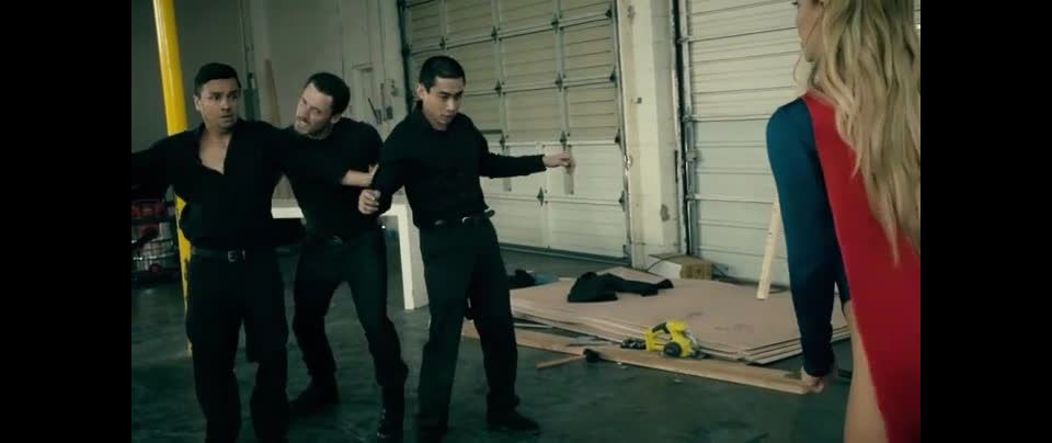 [WarAnLov.com] SUPERGIRL GANBANG