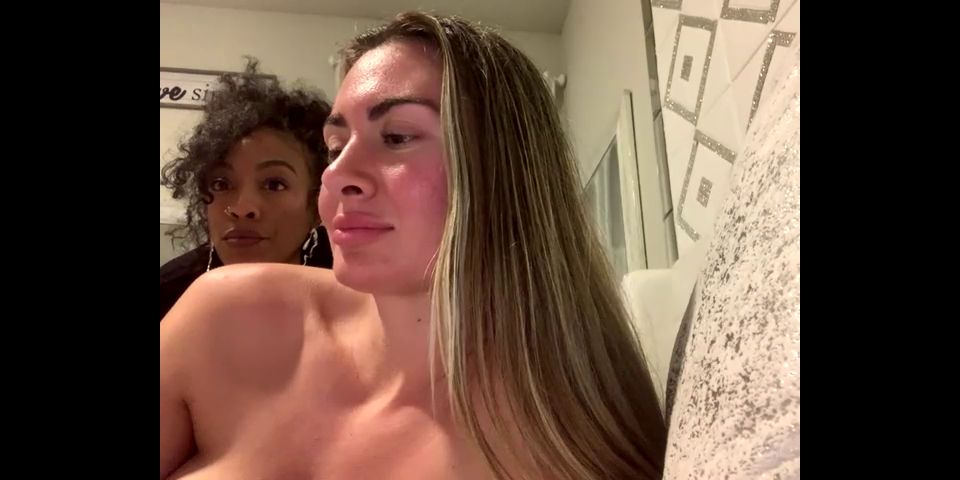 Sasha Collins Tetas Grandes Lesbianas ébano en el estado de ánimo de vacaciones ir salvaje comer húmedo negro coño Lesbian