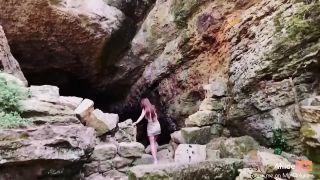 Allice LeoJ’explore la nature avec vous en vidéo Et on BAISE en PUBLIC dans UNE GROTTE! - ALLICE STORIE’s Ep 2