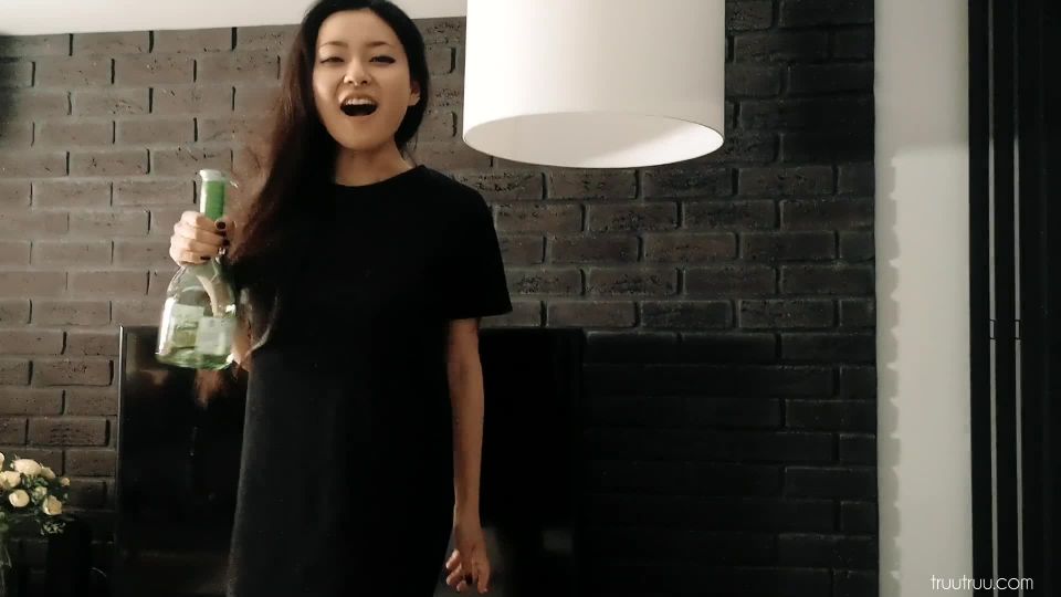 Kate Truu, TruuTruu - Katerae Public Flashing In The City And Double ...