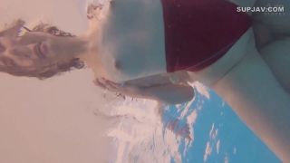 Reduciendo el mosaico DVMM-213 ¡AV!