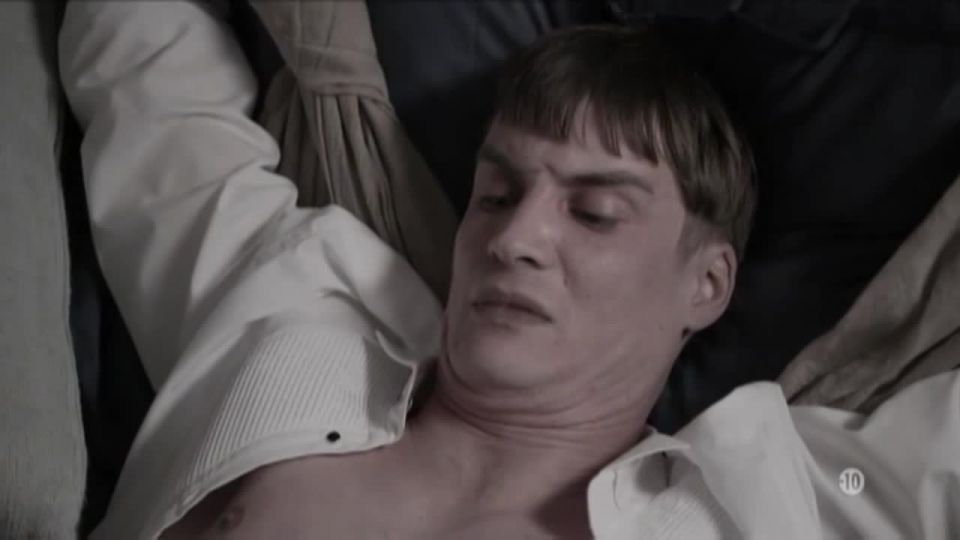 Marie Petiot - Holly Weed s01e08 (2017) HD 720p!!!