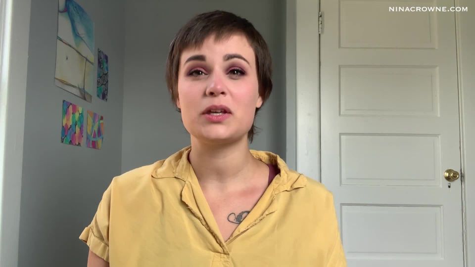 Nina Crowne - StepMom continúa la humillación pública