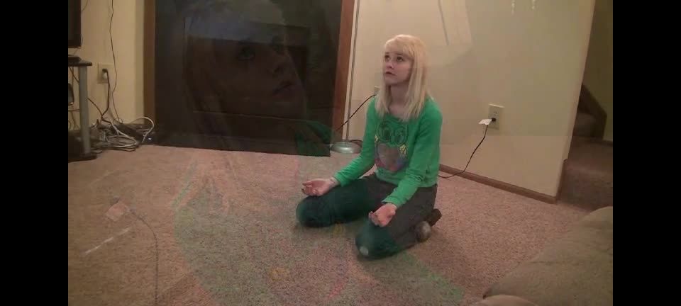 Video Kathleen bajo control 432p SD