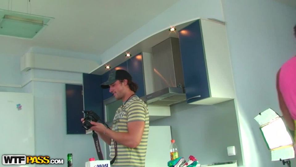 [SITERIP] CollegeFuckParties e246 3012 hd