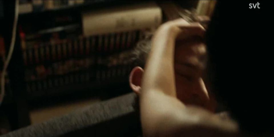 Gizem Erdogan - Thin Blue Line (Tunna bla linjen) s01e07 (2020) HD 720p - [Celebrity porn]