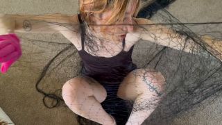 Elle Marz Elle Marz - Cat burglar caught in a booby trap + bloopers