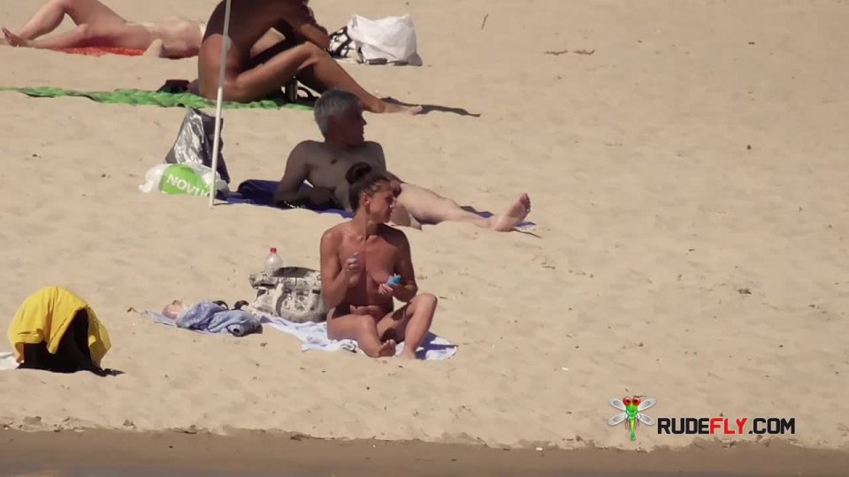 New teen friends bound by the love of being  nude