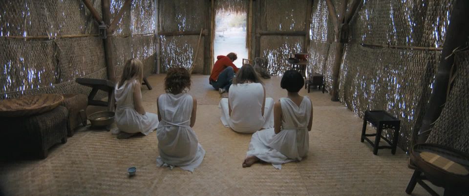 Callie Hernández, etc - Bajo el Lago de Plata (2018) HD 1080p - (Celebridad porno)