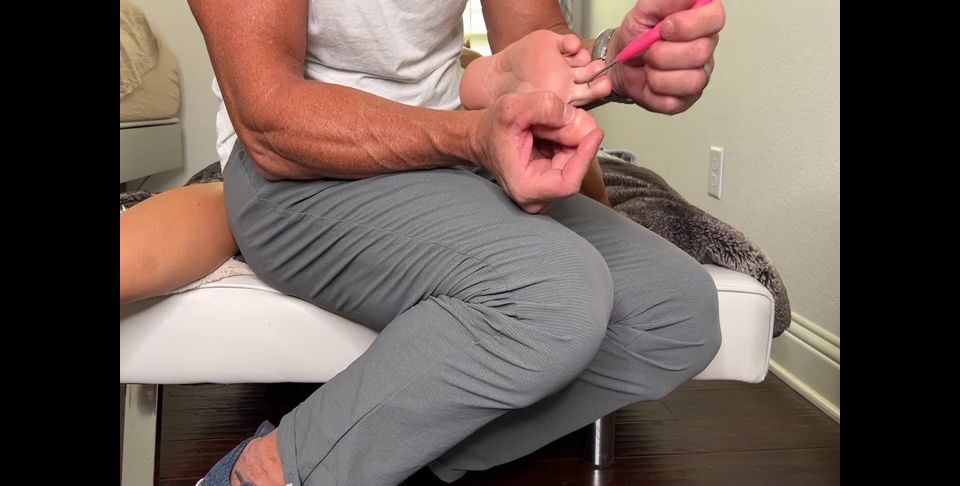 TicklishInTexas - Ticklish Texan gets some Foot attention! - Part 2.