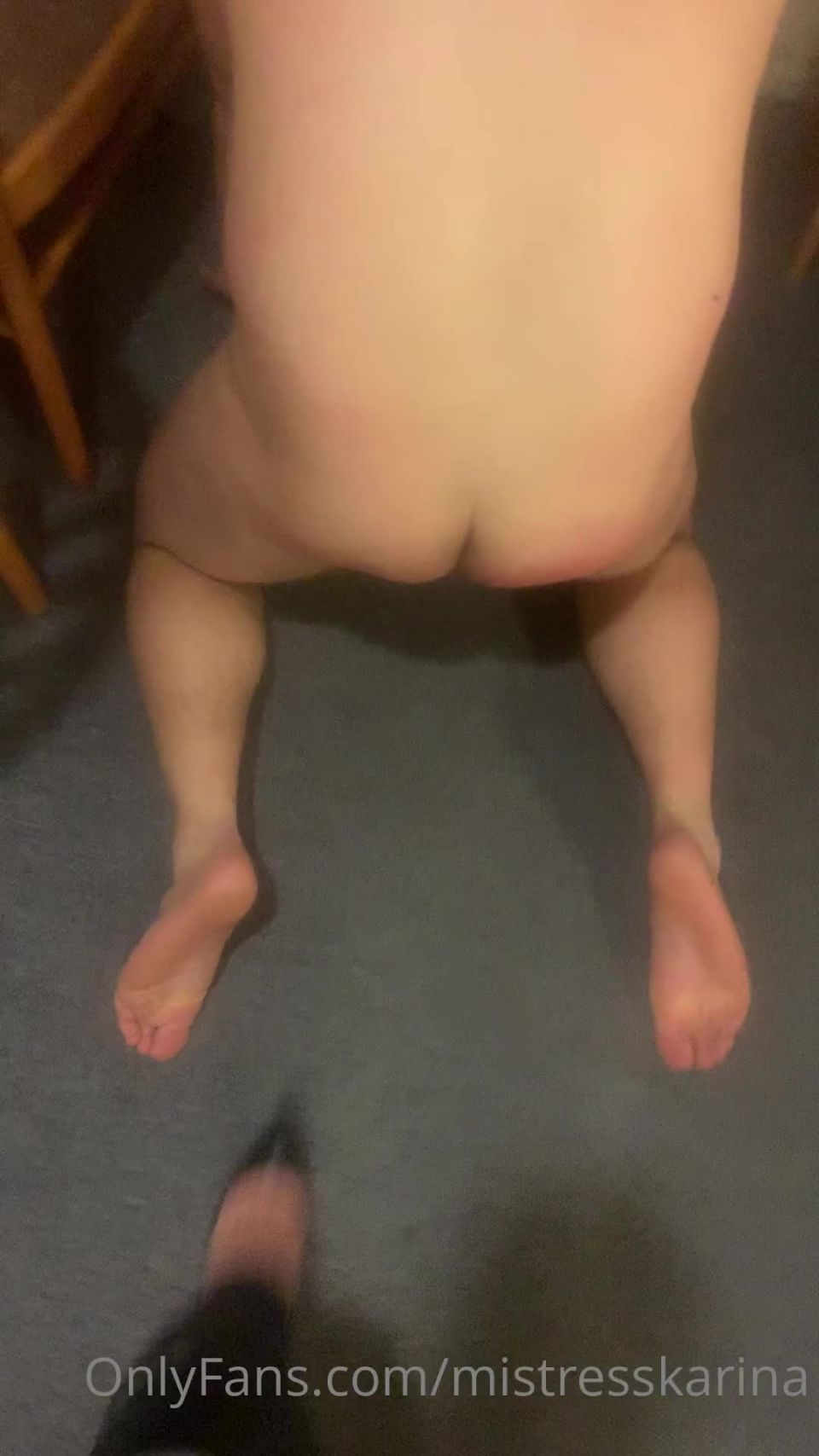 Lo que hago a los hombres después de tomar su dinero  femdom  femdom porno femdom otk azotes