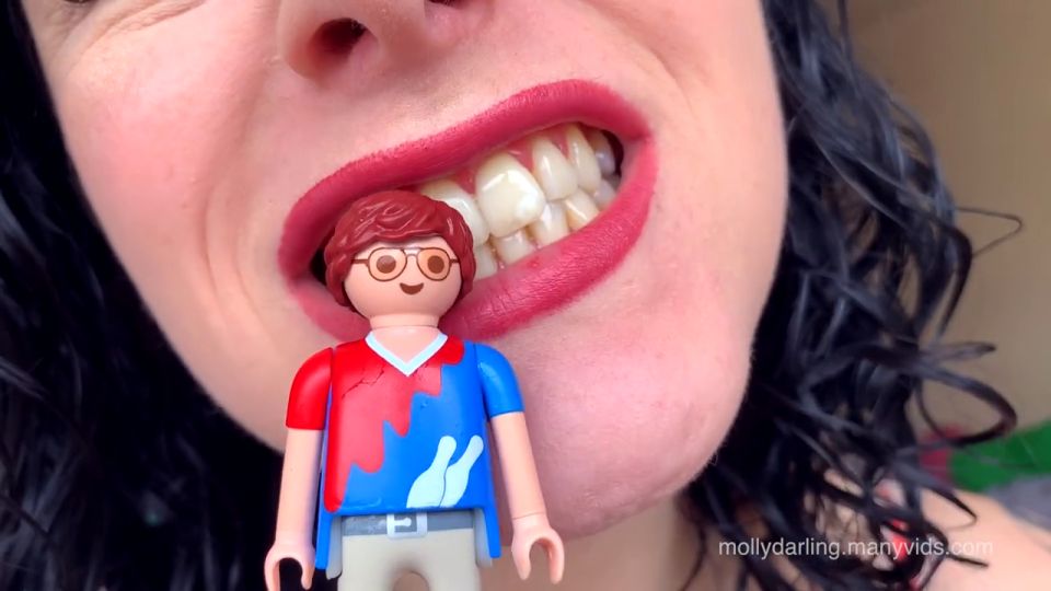 Fetish Porn Molly Darling – La gigante amenaza con comerte – Vore