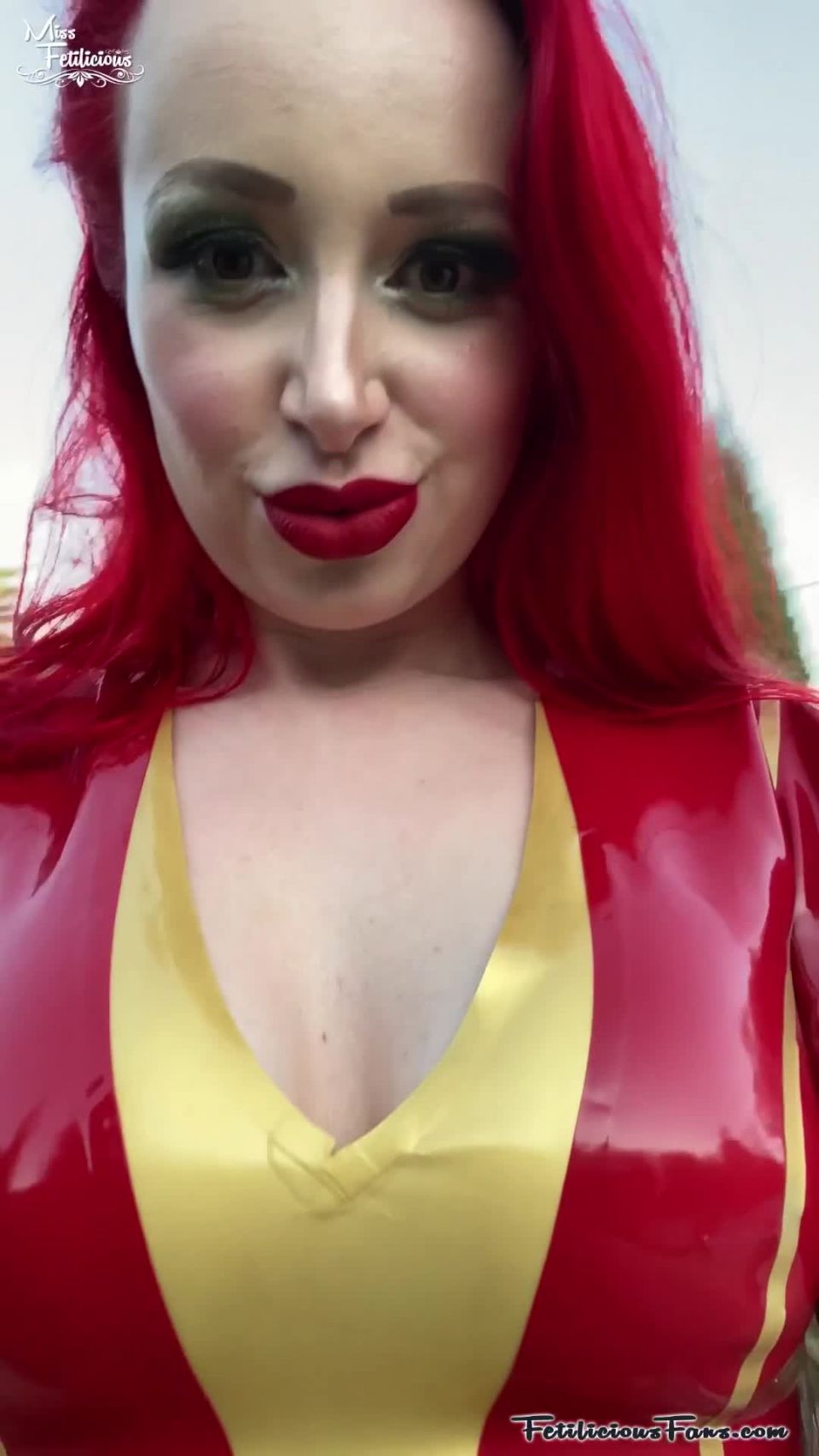 Vestido rojo de látex Vista rápida Porno - Nuevos videos de sexo en línea