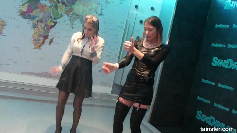 Porno tubo Sensual juego húmedo con calientes amateur babes