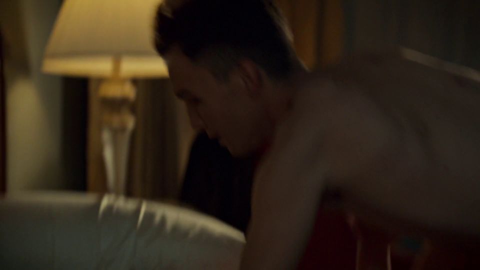 Natalie Krill – Orphan Black s03e02 (2015) HD 1080p!!!