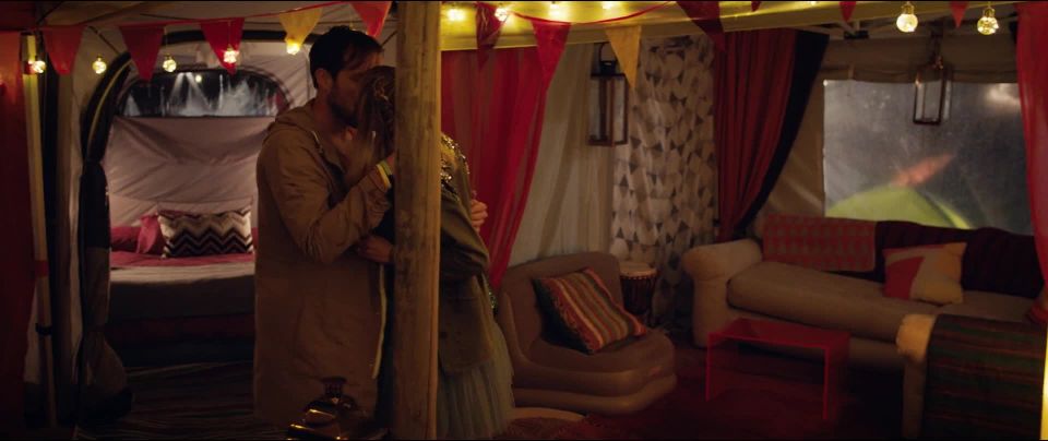 Hannah Tointon, etc - The Festival (2018) HD 1080p - [Celebrity porn]