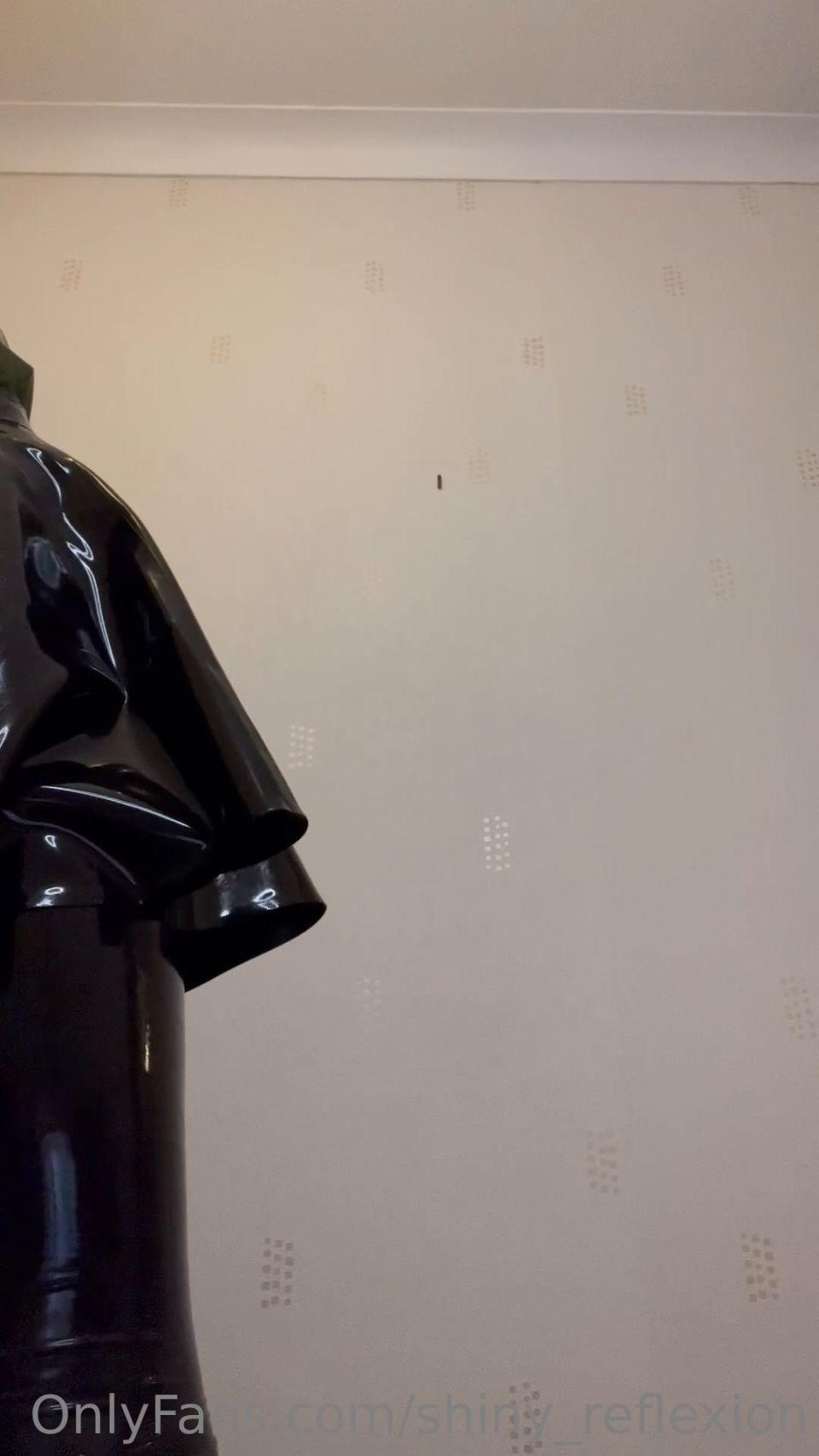 reflexion latex 2023-01-05 Not only does this skirt look great but it also acts as grea   q0986i