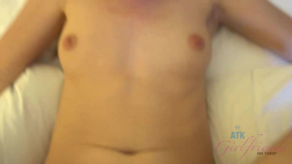 Porn online Elena Koshka – Virtual Vacation Ann Arbor femdom