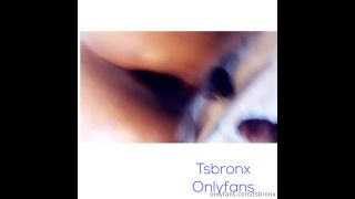 clip 31 Ver gratis Porno Online – TSBronx – Video100 (MP4, UltraHD/2K, 1280×1280) en porno transexual