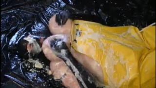 Chicas vestidas en látex