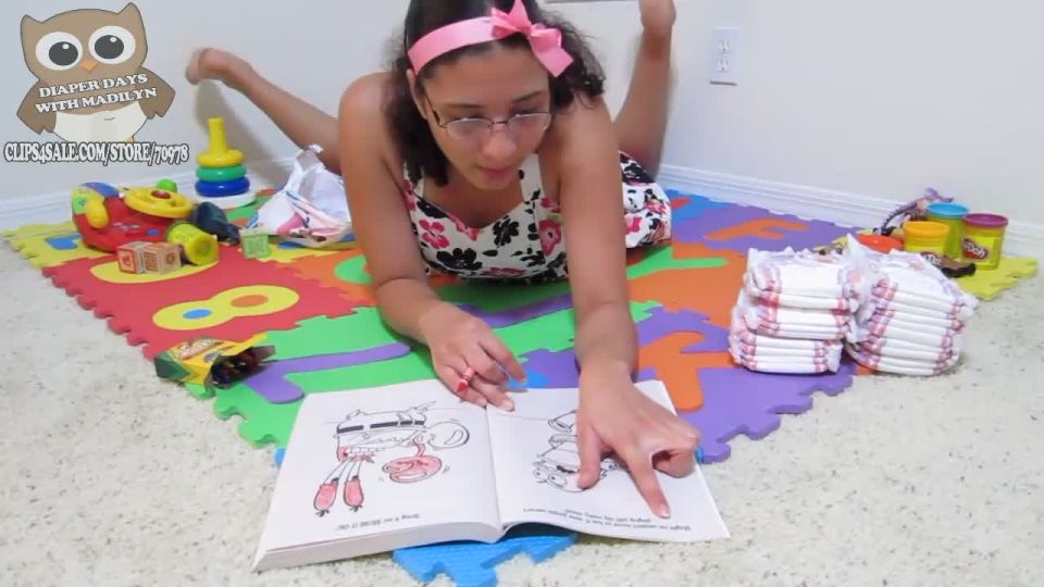 Diaperedonline2Madilyn Madilyn Coloring in Pullups Potty