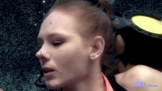 SexoBajo el agua e0544 Puta de buceo no 5 (mp4)